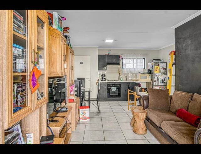 1 BEDROOM APARTMENT FOR SALE IN WITFIELD